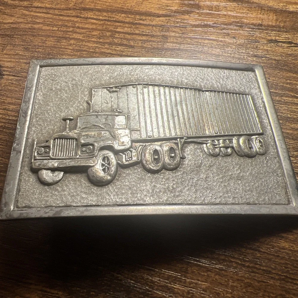 Vintage Metal 18 Wheeler Semi With Long Trailer Belt Buckle (Dented A Little)